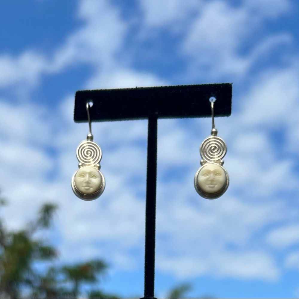 🌔Sajen moon drop earrings, porcelain and silver. So unique and rare!